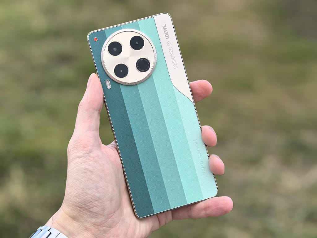 best camera smartphone under 50000