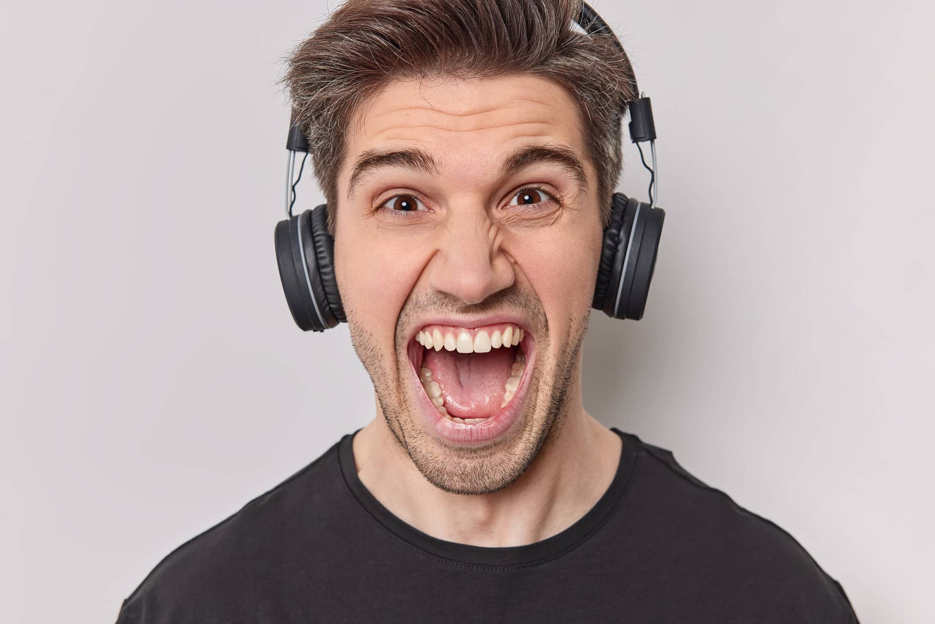 headphone dent